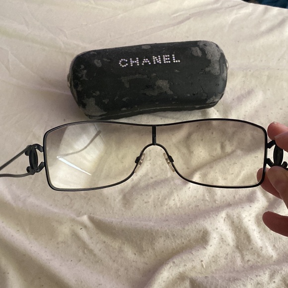 Chanel Shield Sunglasses - Picture 6 of 7